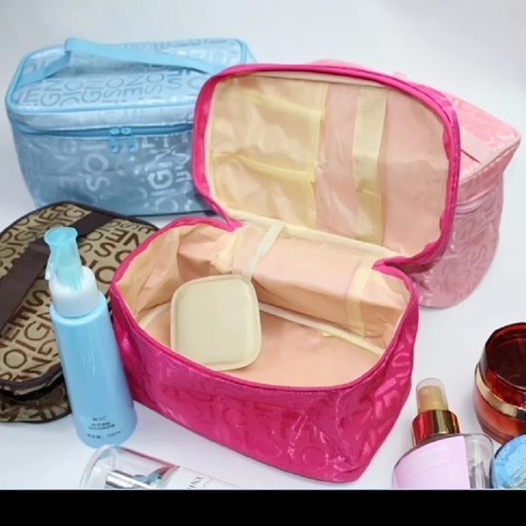 Fashion Cosmetic Makeup Travel Bag - Picture 2 of 3